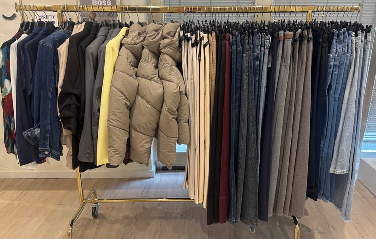 Stock abbigliamento/intimo/scarpe da donna