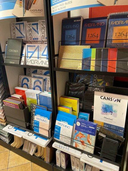 Vendita articoli cartoleria e belle arti