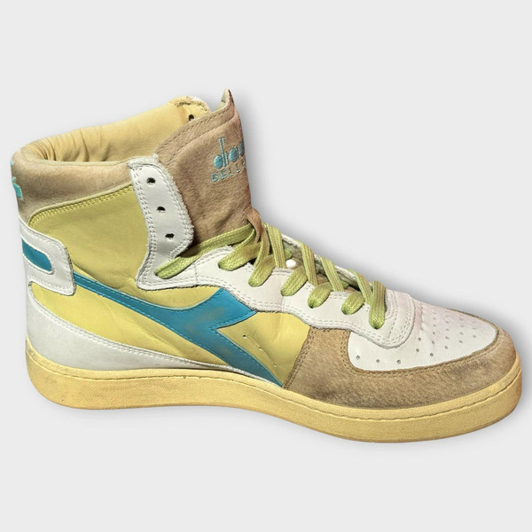 Stock Diadora Heritage: 66 paia nuove a 19 € + IVA al paio